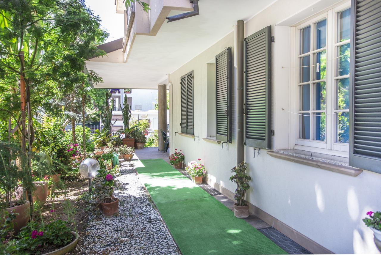 Albergo Villa Denny Rimini Buitenkant foto